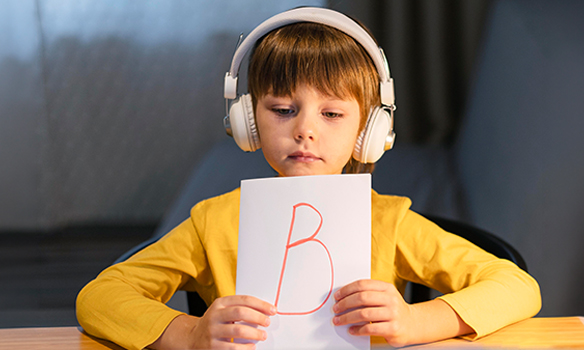 Pure Phonics vs Memorisation: How Children in Bahrain Become Confident Readers (and When 1:1 Phonics Helps Most)